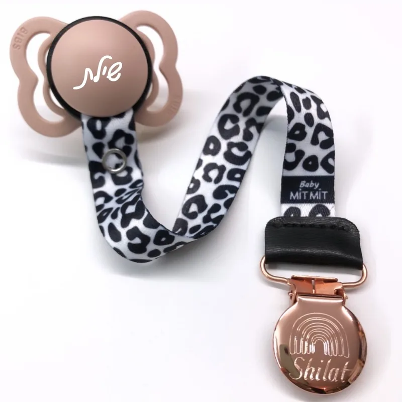 מדבקות חזקות למוצץ